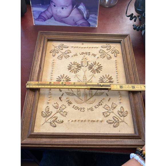 VTG Candlewick Embroidery “He Loves Me He Loves Me Not” Sampler Framed Art - Picture 6 of 8